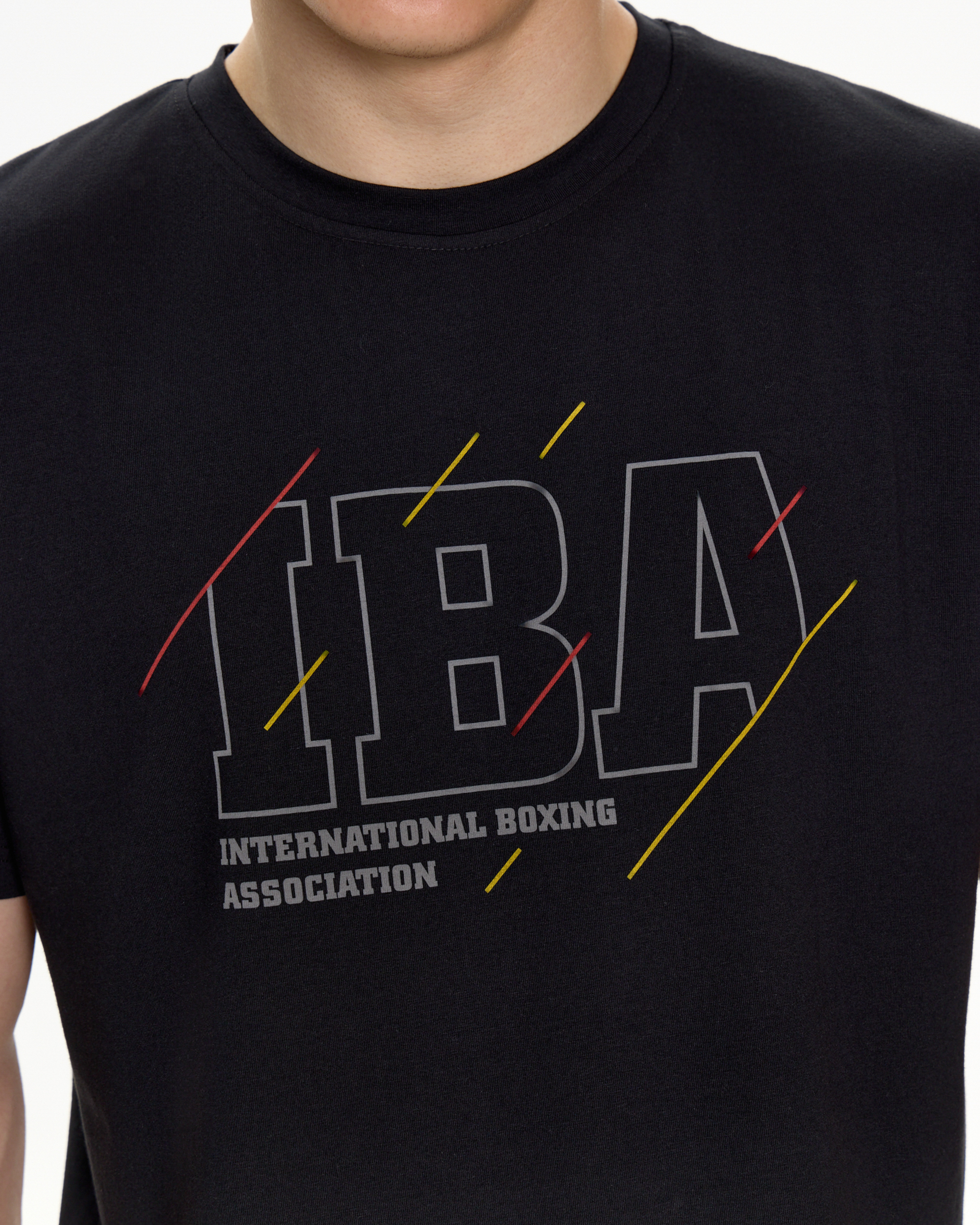Футболка с принтом IBA черная